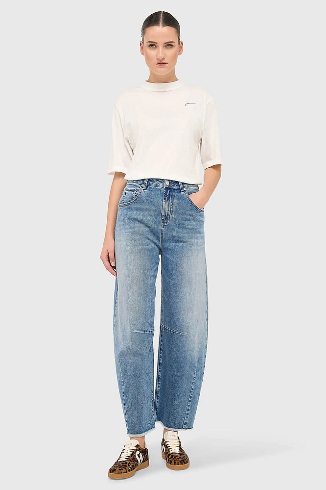 barrel-jeans-dames-midrise-blauw-379-billy-janice-03.webp