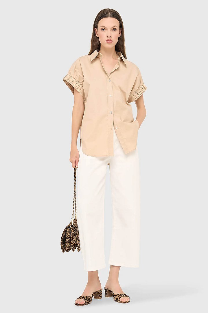 beige-katoenen-dames-blouse-korte-mouw-yaro-wit-janice-03.webp