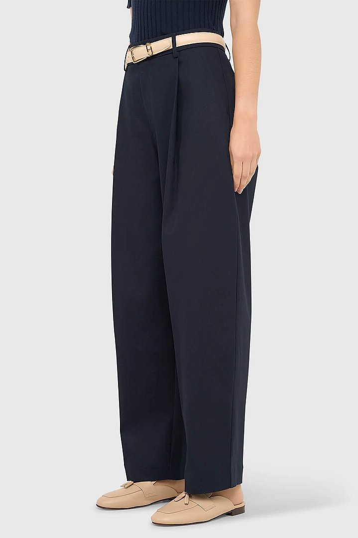 blauwe-katoenen-paperbag-broek-steekzakken-barrel-balti-janice-02.webp