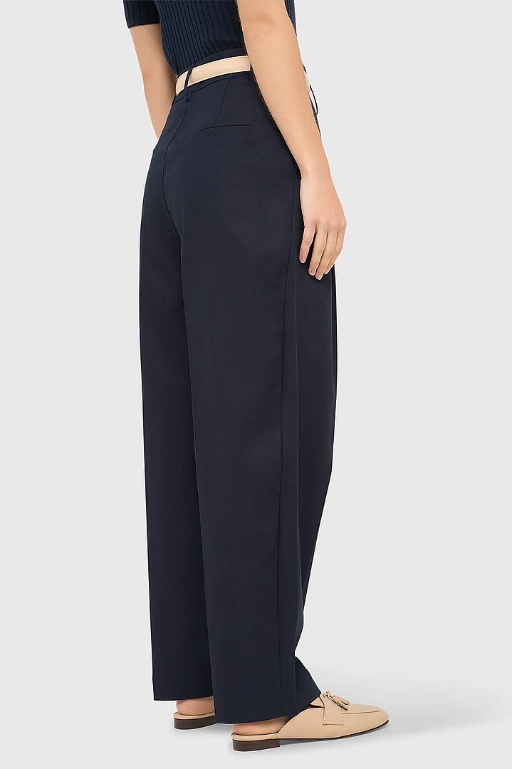 blauwe-katoenen-paperbag-broek-steekzakken-barrel-balti-janice-03.webp