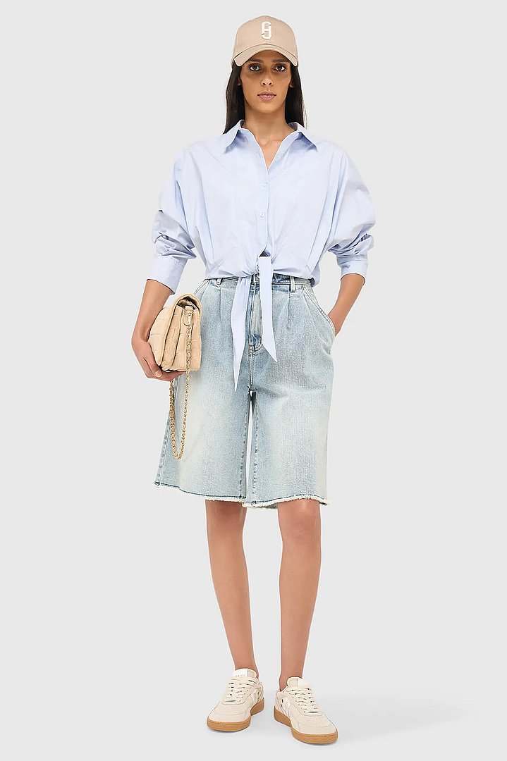blauwe-katoenen-strik-blouse-dames-david-janice-03.webp