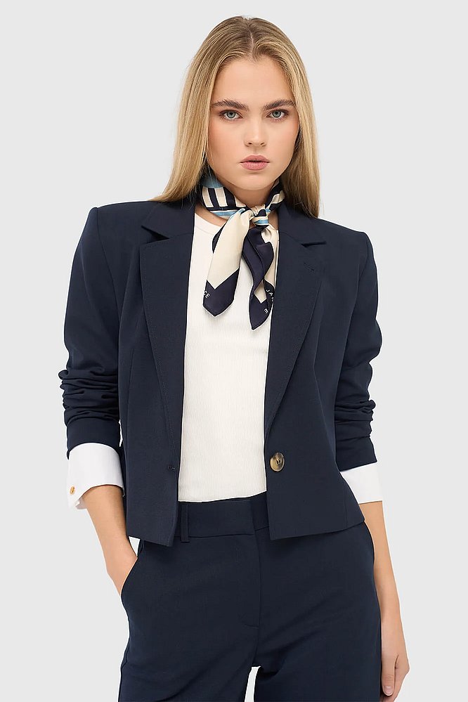 blazer-dames-kort-blauw-stan-janice-02.webp