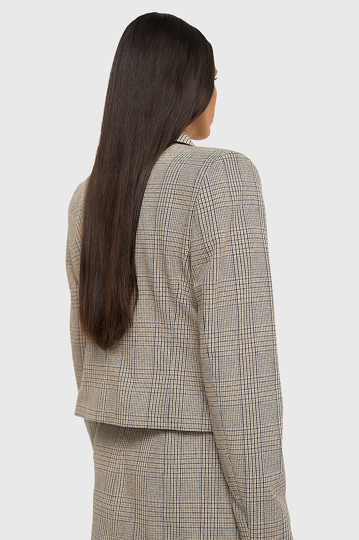 blazer-dames-kort-ruit-stan-beige-janice-03.webp