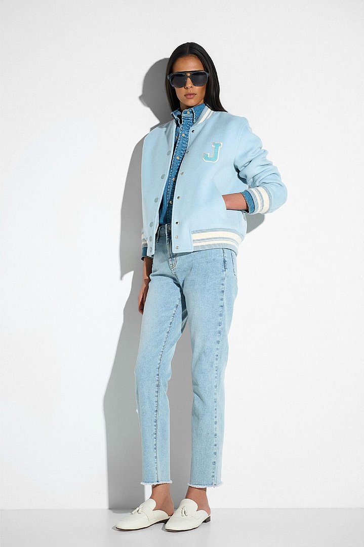 Blouse dames levi blauw 379 jeans cooper blauw 565 jas collin blauw zonnebril sully blauw loafers burt offwhite janice 01