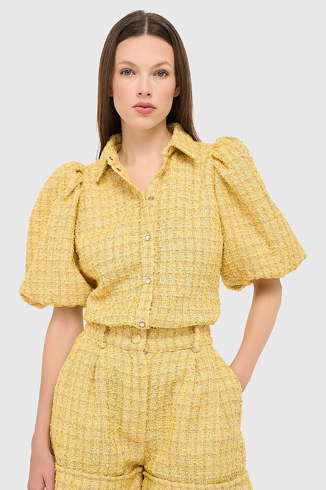 blouse-dames-pof-mouw-tweed-lars-geel-janice-02.webp