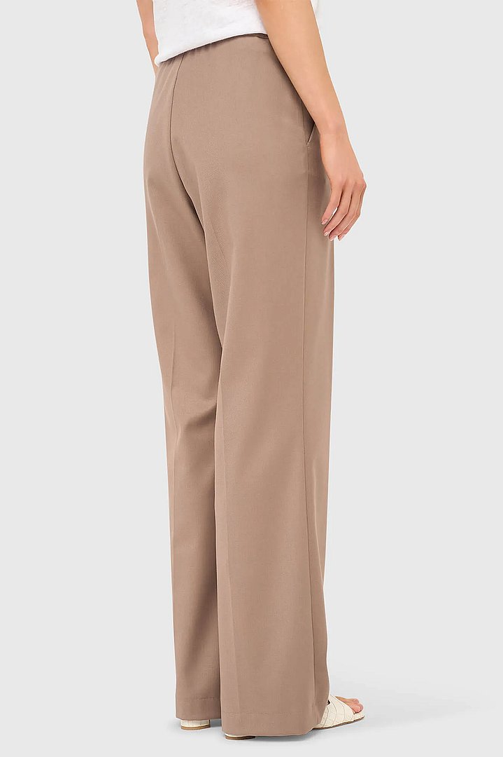 broek-dames-wijde-pijp-bruin-pete-janice-02.webp