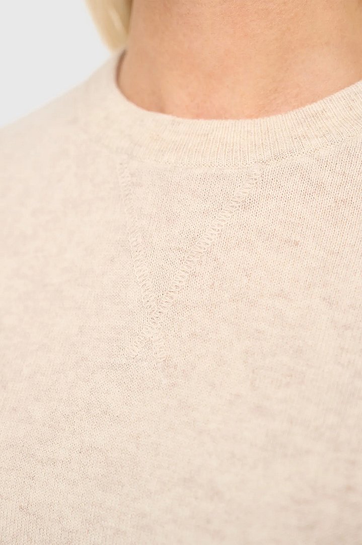 cashmere-dames-trui-sweater-lewis-beige-janice-02.webp
