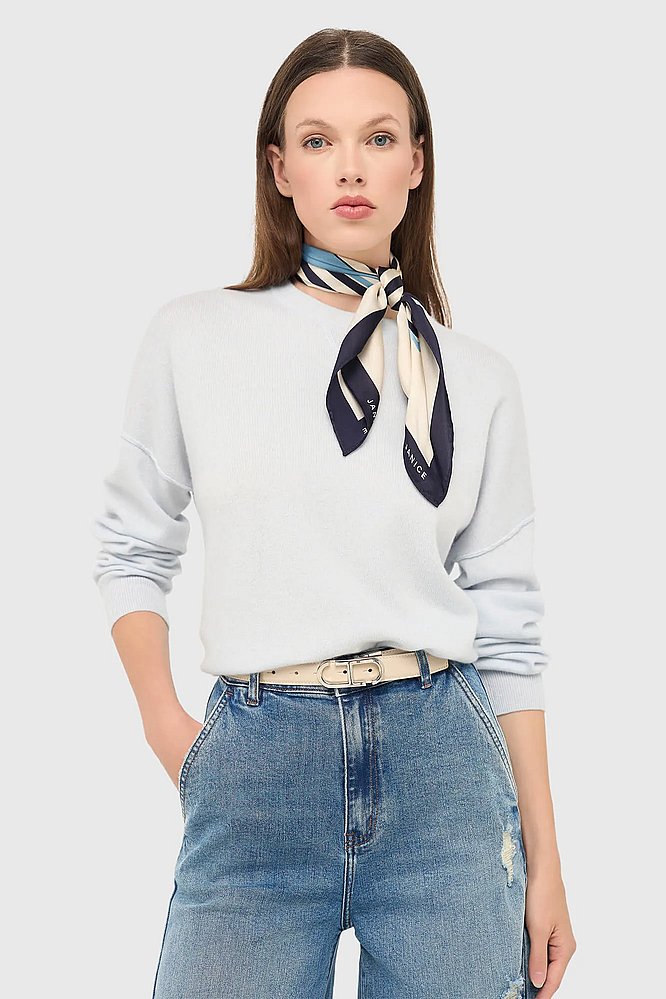 cashmere-dames-trui-sweater-lewis-licht-blauw-janice-02.webp