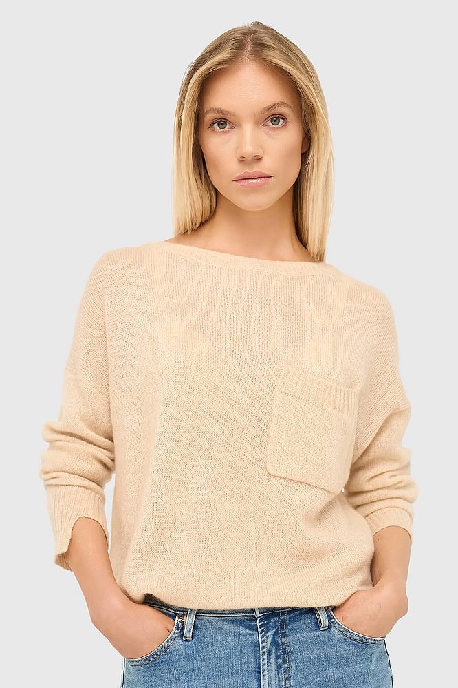 cashmere-dames-trui-wijde-hals-dayton-beige-janice-03.webp