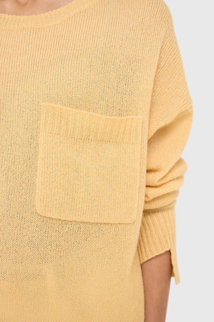 cashmere-dames-trui-wijde-hals-dayton-geel-janice-03.webp