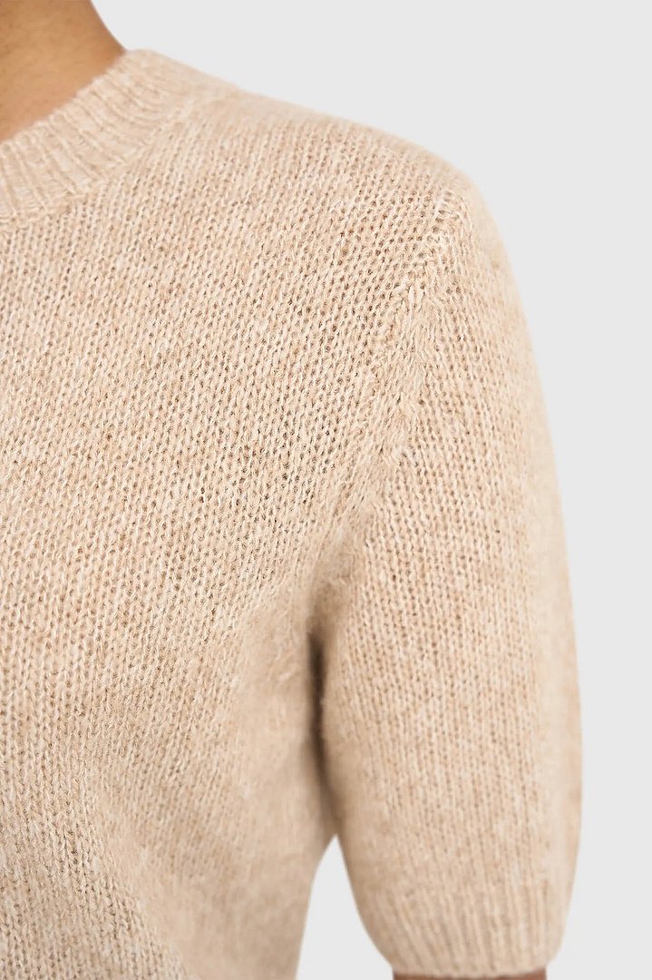 cashmere-dames-truitje-korte-mouw-beige-eloi-janice-01.webp