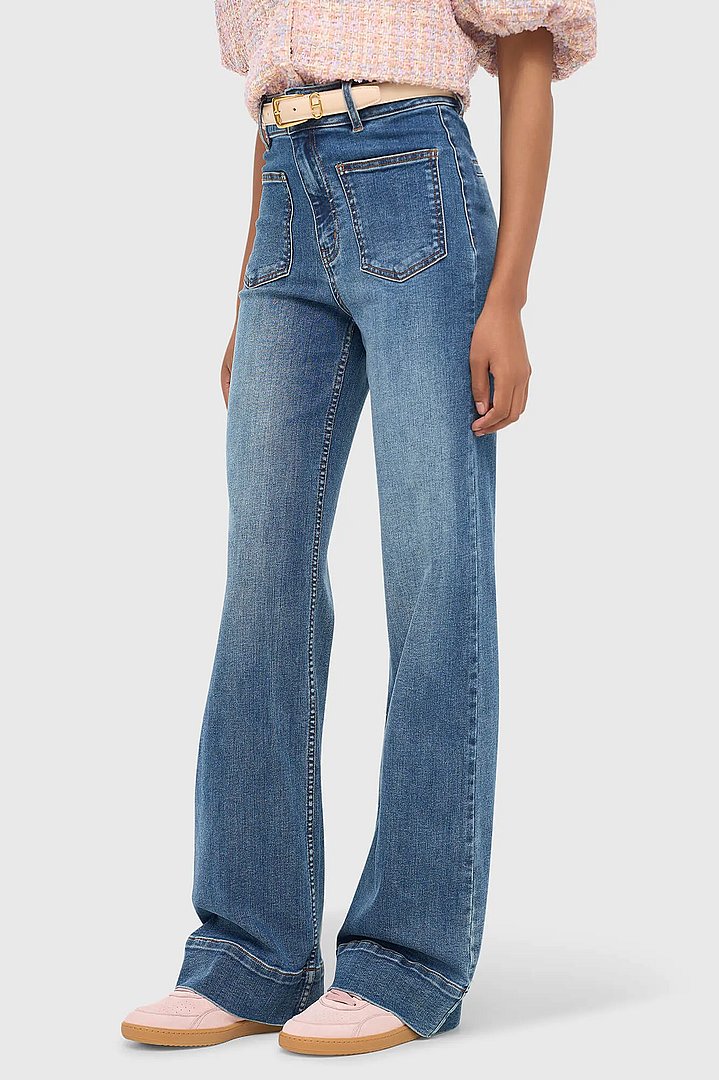 flared-fit-dames-jeans-stretch-mid-rise-jagger-blauw-932-janice-04.webp