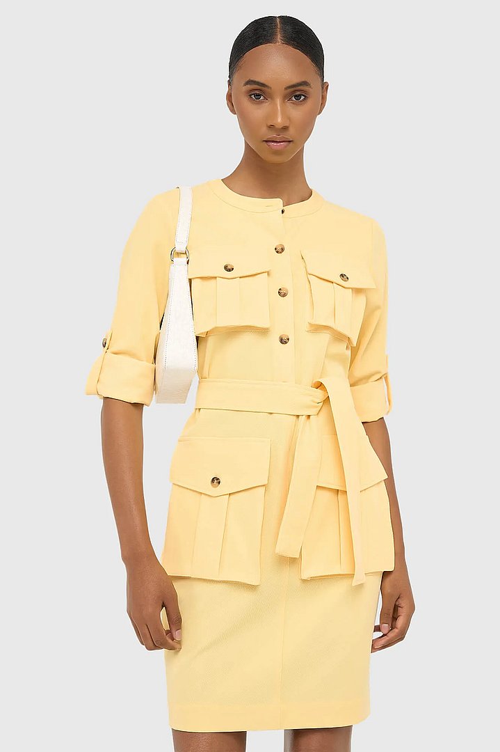 gele-jurk-zakken-alvin-janice-02.webp