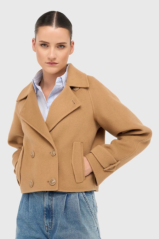 korte-cashmere-jas-trenchcoat-double-face-camel-floyd-janice-01.webp