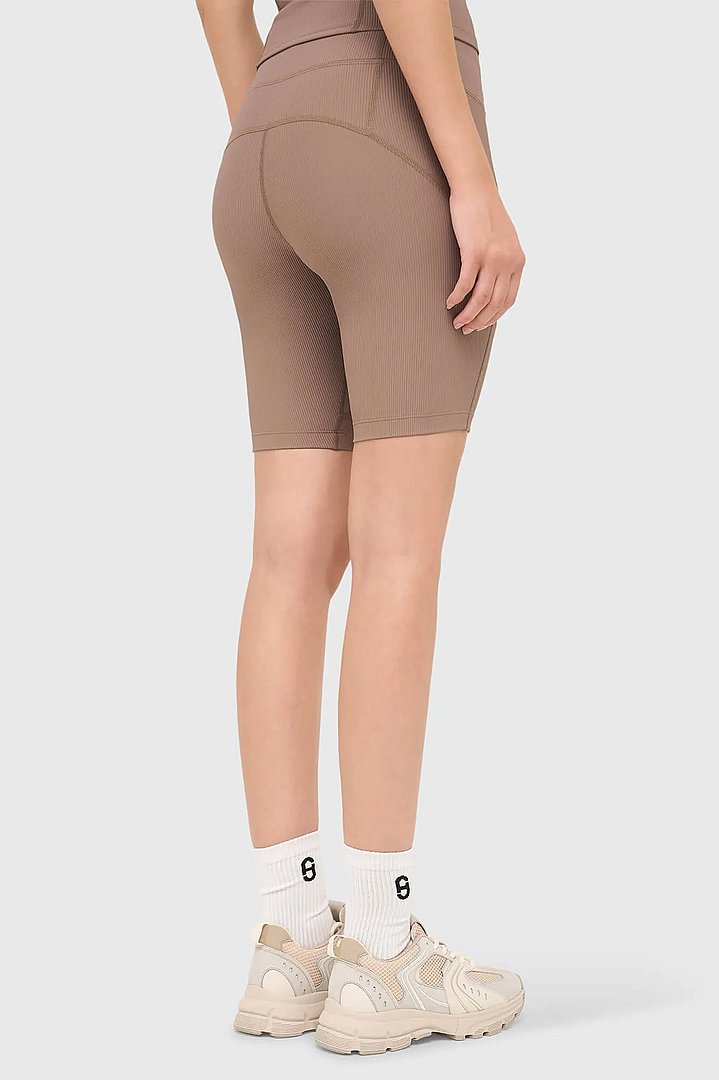 korte-legging-shorts-sport-cole-bruin-janice-02.webp
