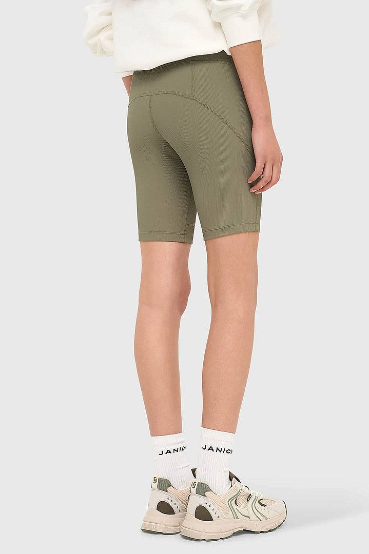 korte-legging-shorts-sport-cole-groen-janice-04.webp