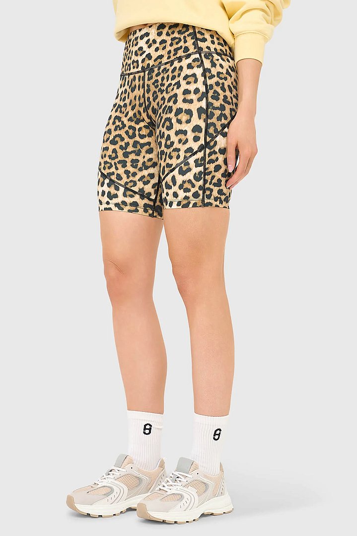 korte-legging-shorts-sport-cole-panterprint-janice-01.webp