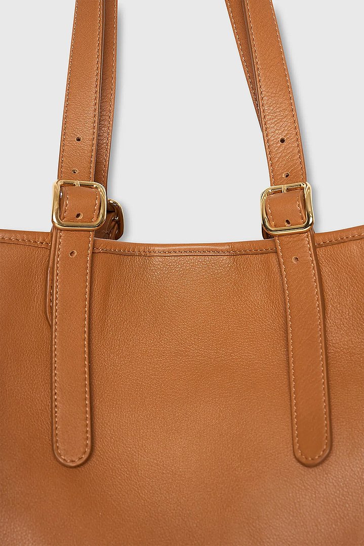 leren-dames-handtas-shopper-harper-camel-janice-02.webp