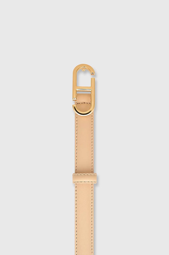 leren-riem-dames-trophy-buckle-beige-gouden-buckle-janice-02.webp