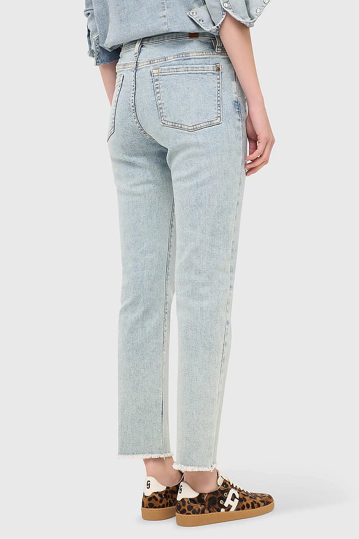 mom-jeans-dames-mid-rise-stretch-blauw-565-cooper-janice-02.webp