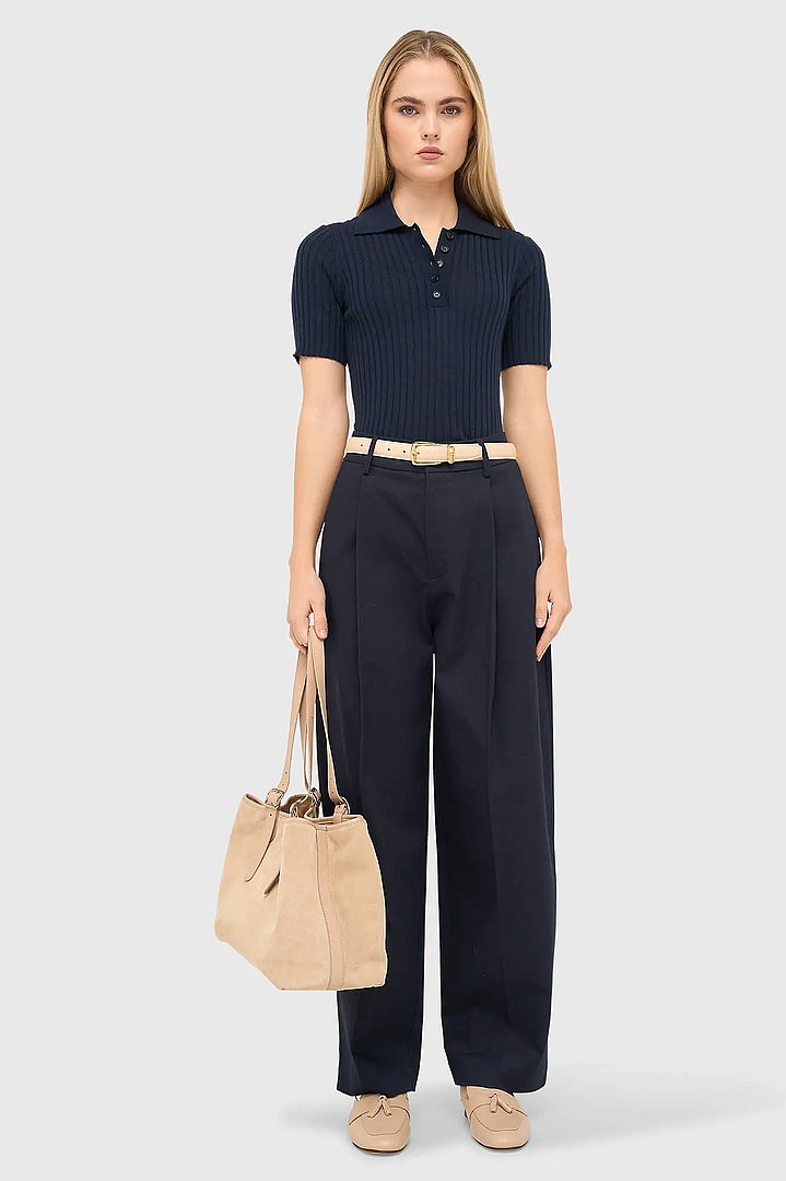 polo-truitje-gebreid-merino-wol-kian-navy-blauw-janice-04.webp