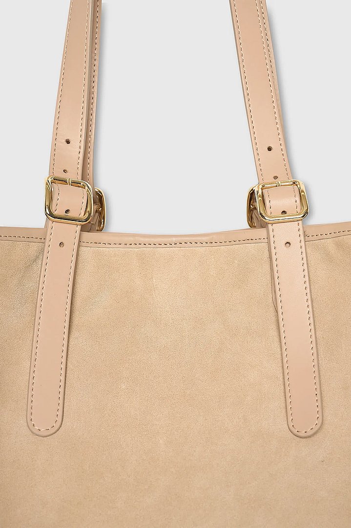 suede-leren-dames-handtas-shopper-harper-beige-janice-02.webp