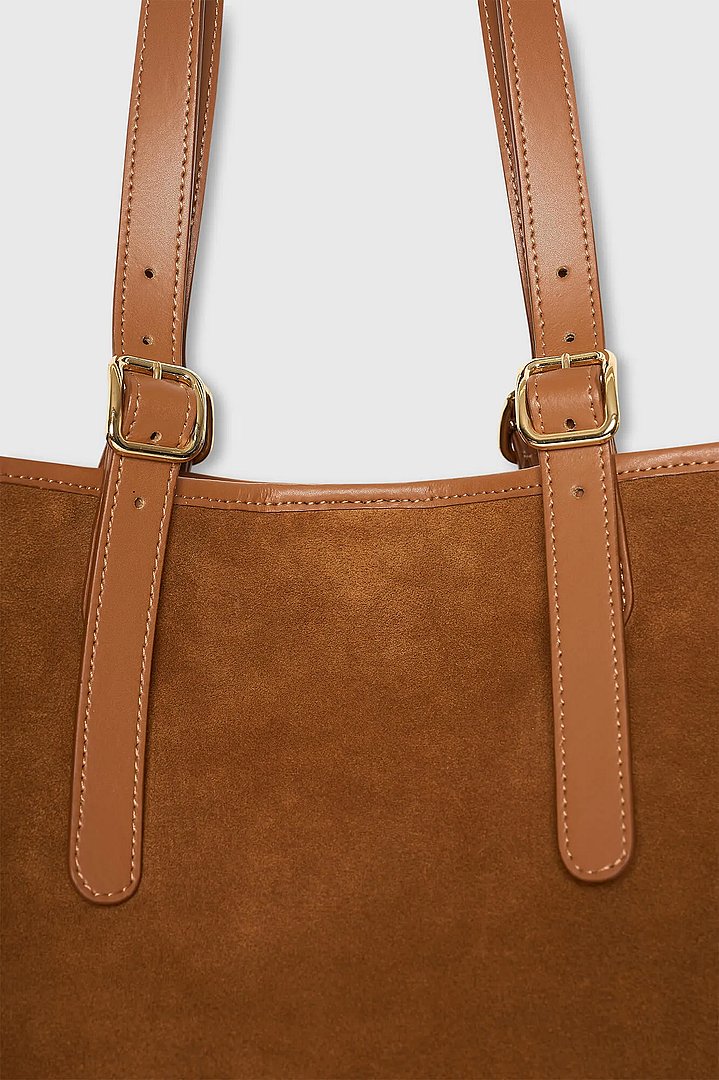 suede-leren-dames-handtas-shopper-harper-camel-janice-02.webp