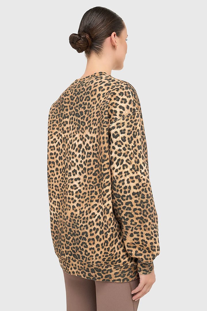 sweater-dames-oversized-panterprint-oliver-janice-03.webp