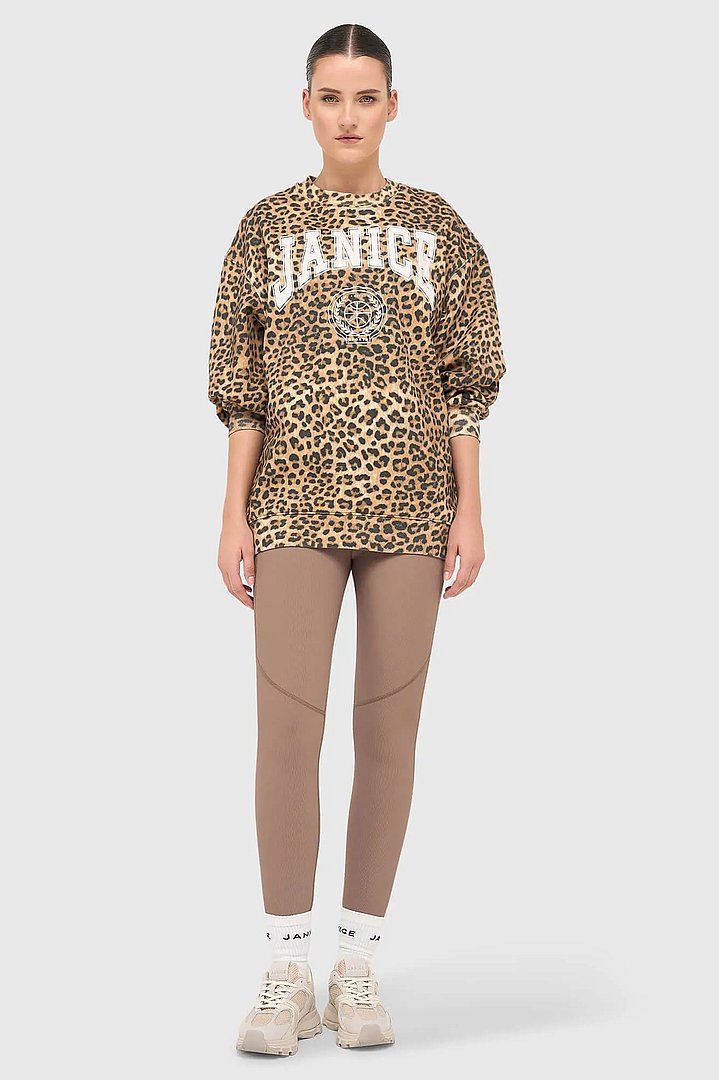 sweater-dames-oversized-panterprint-oliver-janice-04.webp