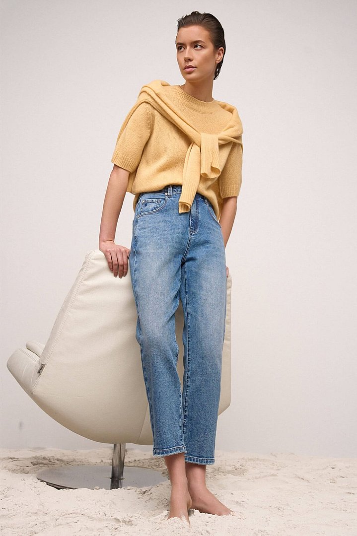 Truitje dames eloi geel jeans bailey blauw 379 trui dayton geel janice 01