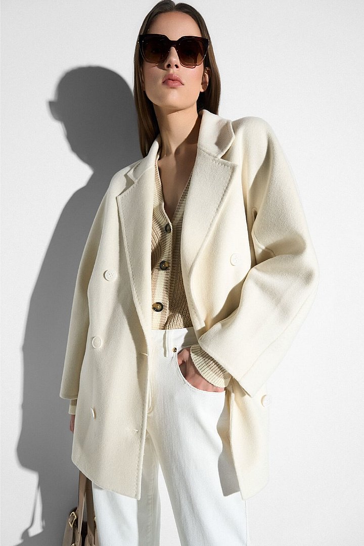 Vest dames mars beige jeans bailey offwhite 264 jas kennedy offwhite zonnebril oscar bruin tas harper beige suede janice 01