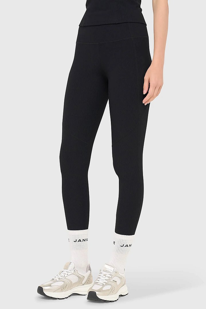 zwarte-legging-dames-rib-sport-active-wear-ye-janice-02.webp